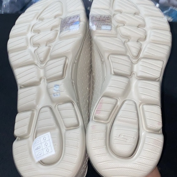 NWOT SKECHERS ULTRA GO FOAMIES WO SIZE 10 CREAM COLOR SLIPON WATER /CASUAL SHOES - Picture 13 of 14